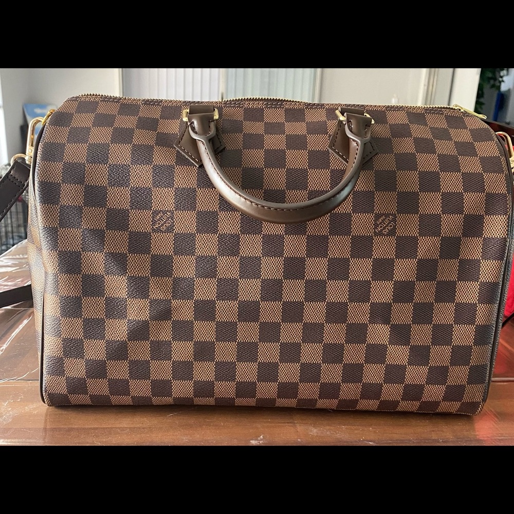 Size 35 tote/shoulder bag